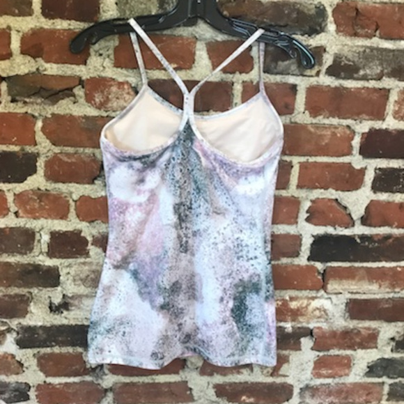 Lulu Lemon workout top - Picture 2 of 4